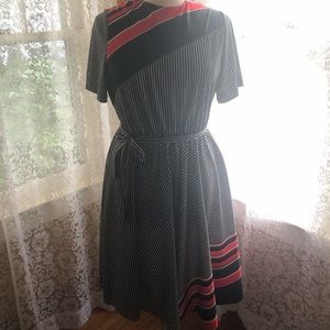 “Joan Harris” Diagonal Striped Dress💙Size 16/18